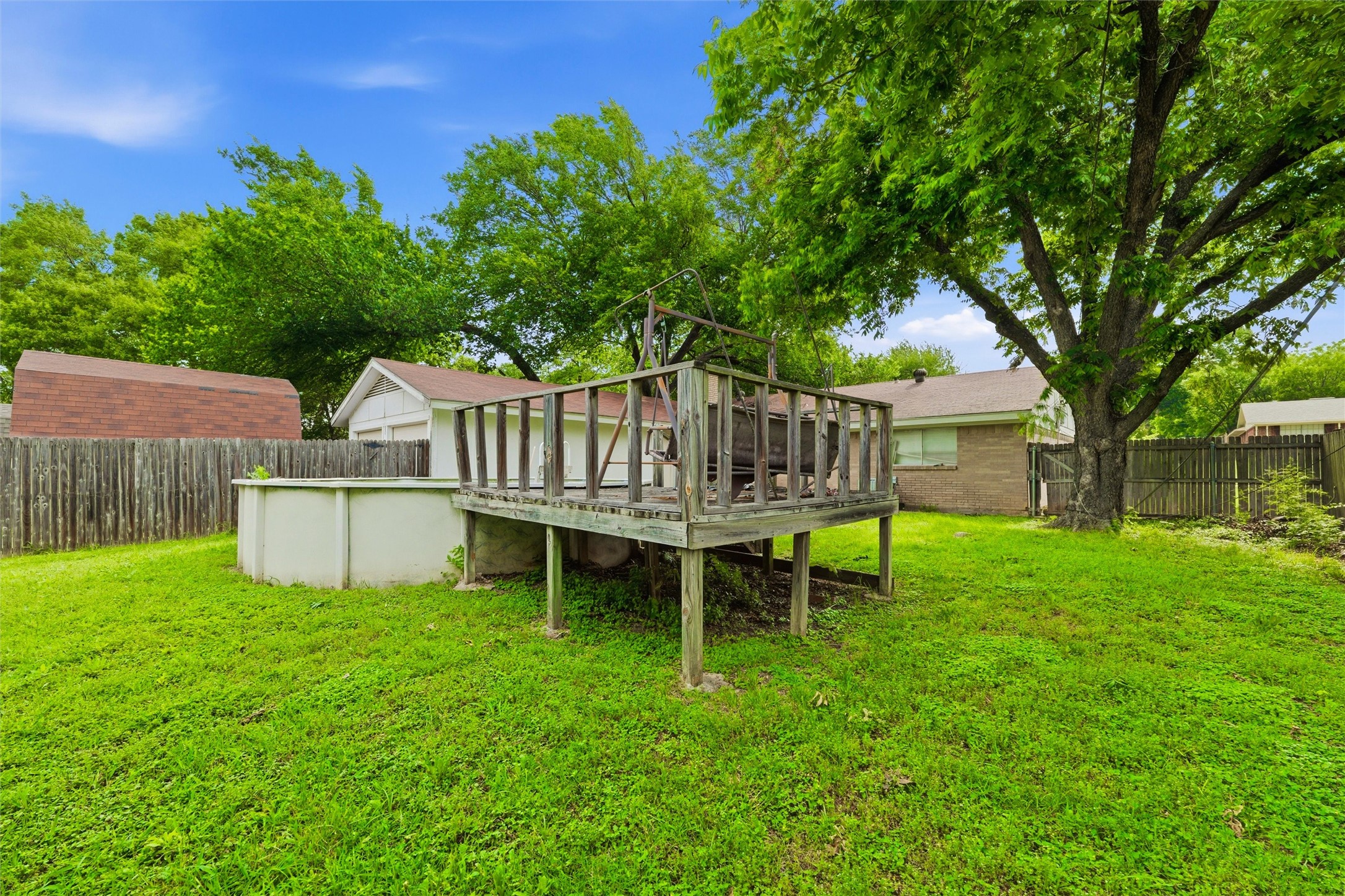 829 Ray Andra Drive Desoto TX 75115