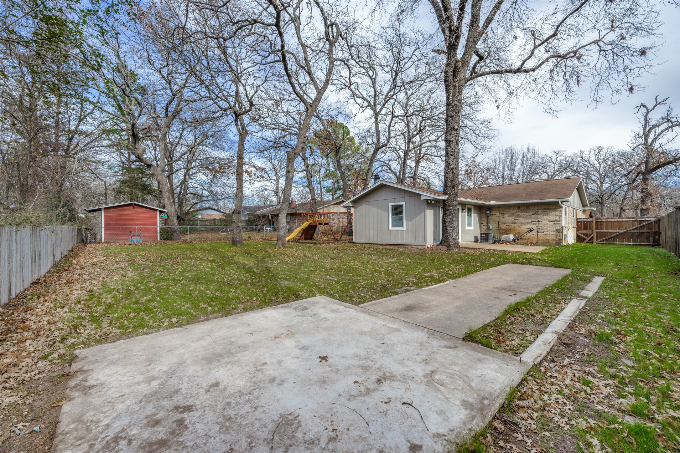 2923 W Day Street Denison TX 75020