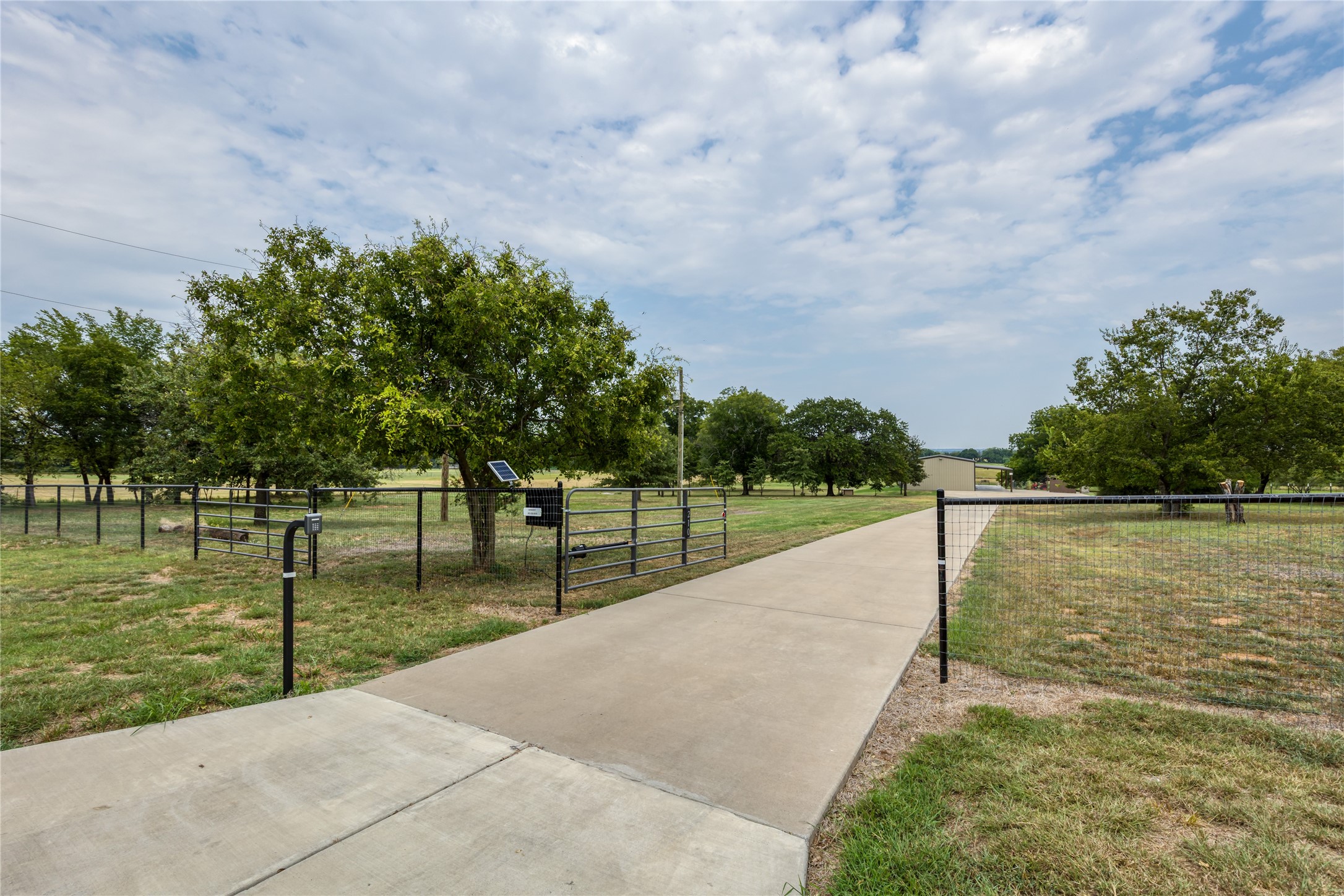 210 Spring Branch Trail N Springtown TX 76082