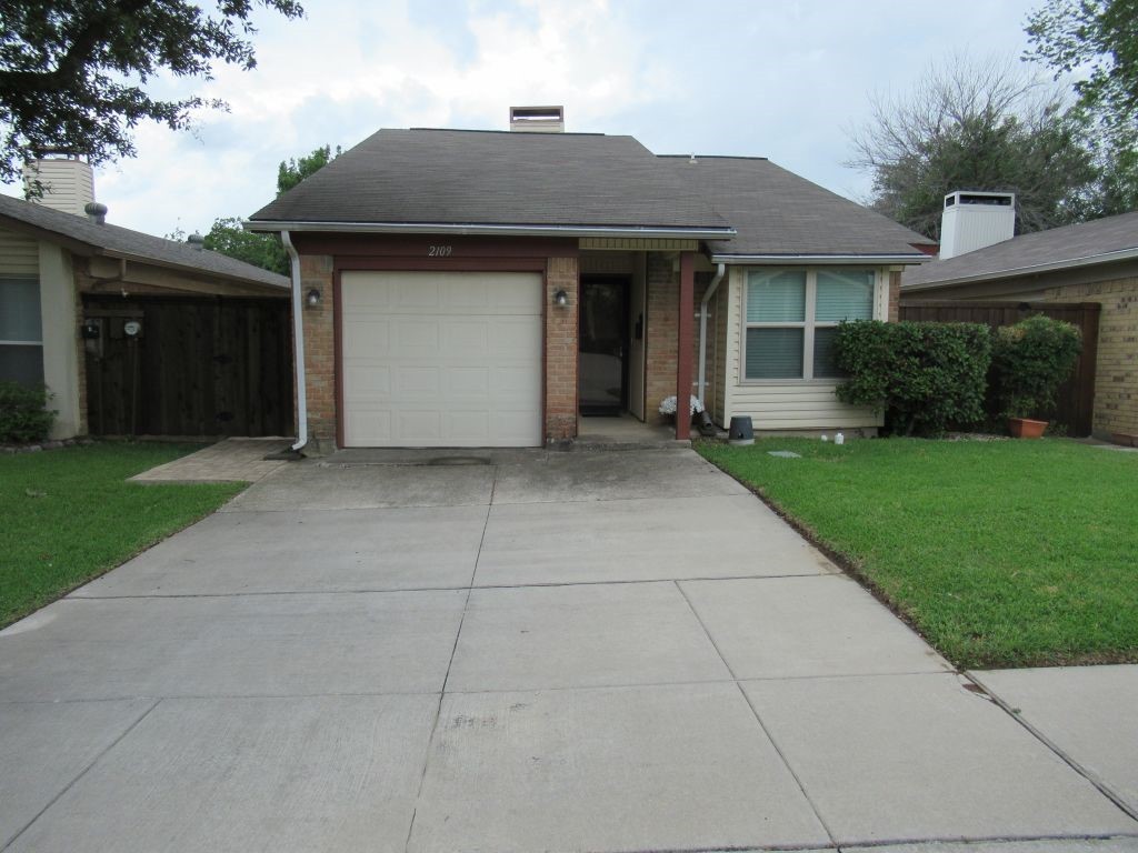 2109 Via Corona Carrollton TX 75006