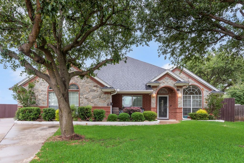 7057 Ridge Crest Drive North Richland Hills TX 76182
