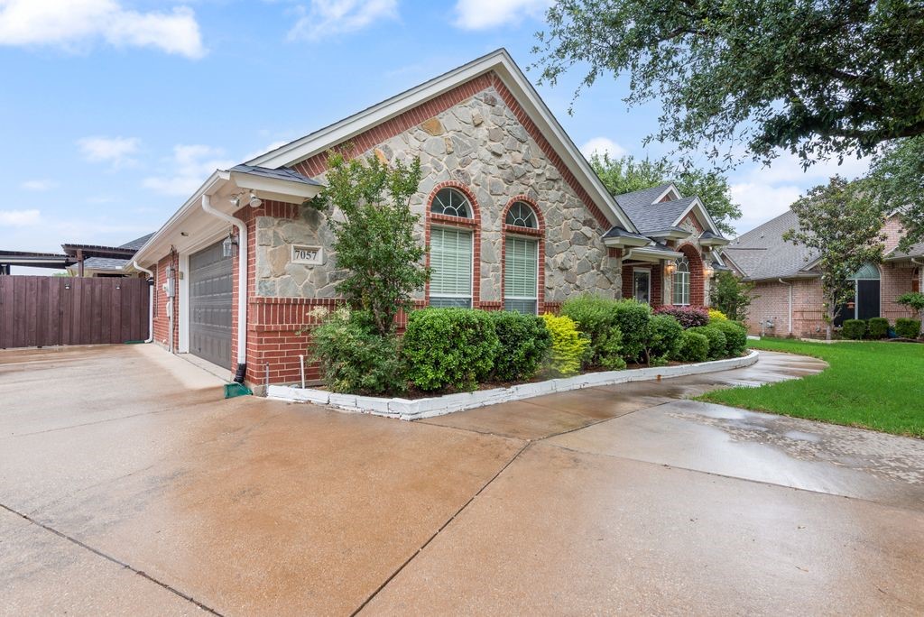 7057 Ridge Crest Drive North Richland Hills TX 76182