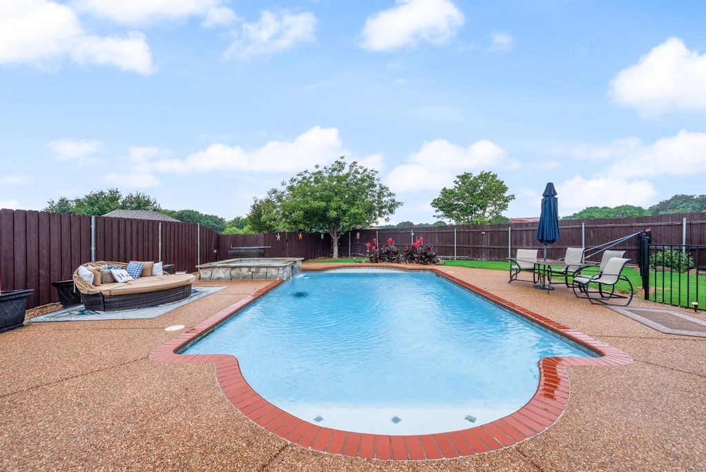 7057 Ridge Crest Drive North Richland Hills TX 76182