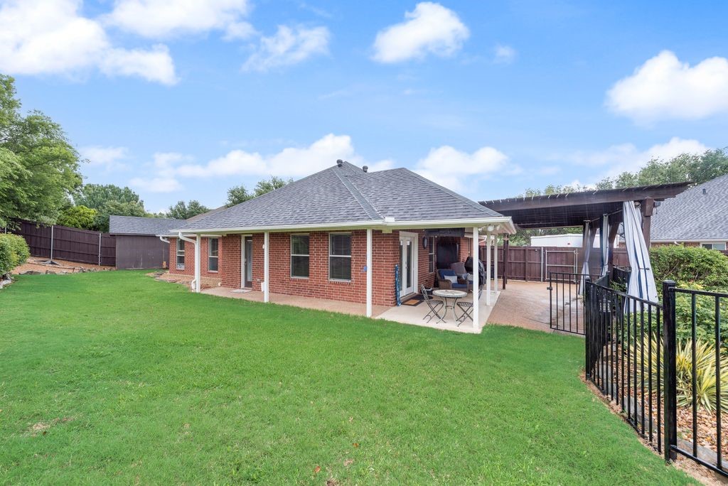 7057 Ridge Crest Drive North Richland Hills TX 76182