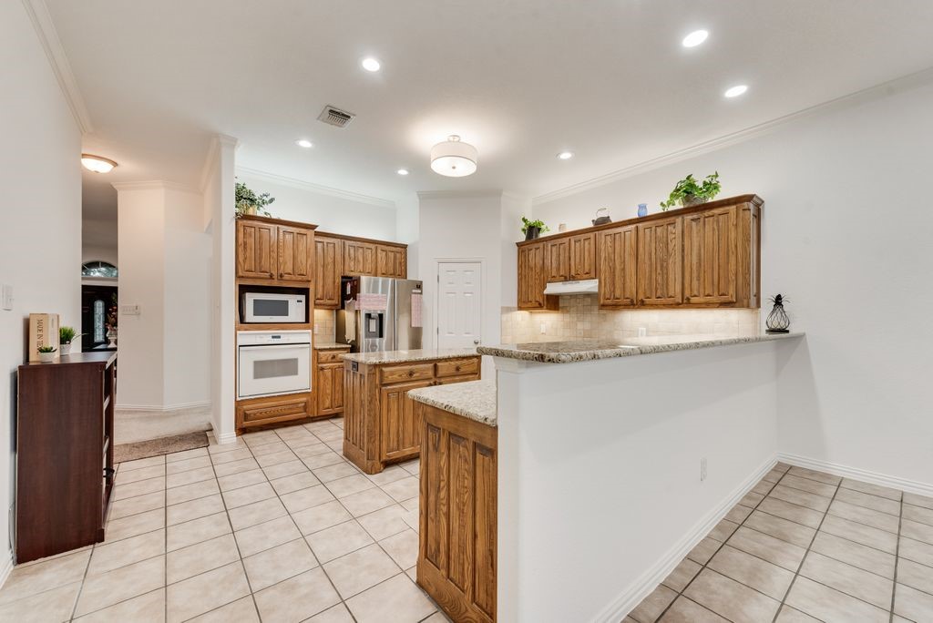 7057 Ridge Crest Drive North Richland Hills TX 76182