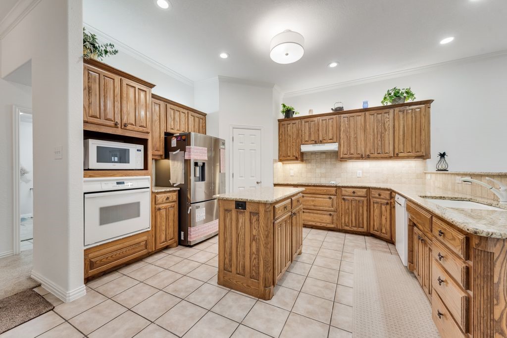 7057 Ridge Crest Drive North Richland Hills TX 76182
