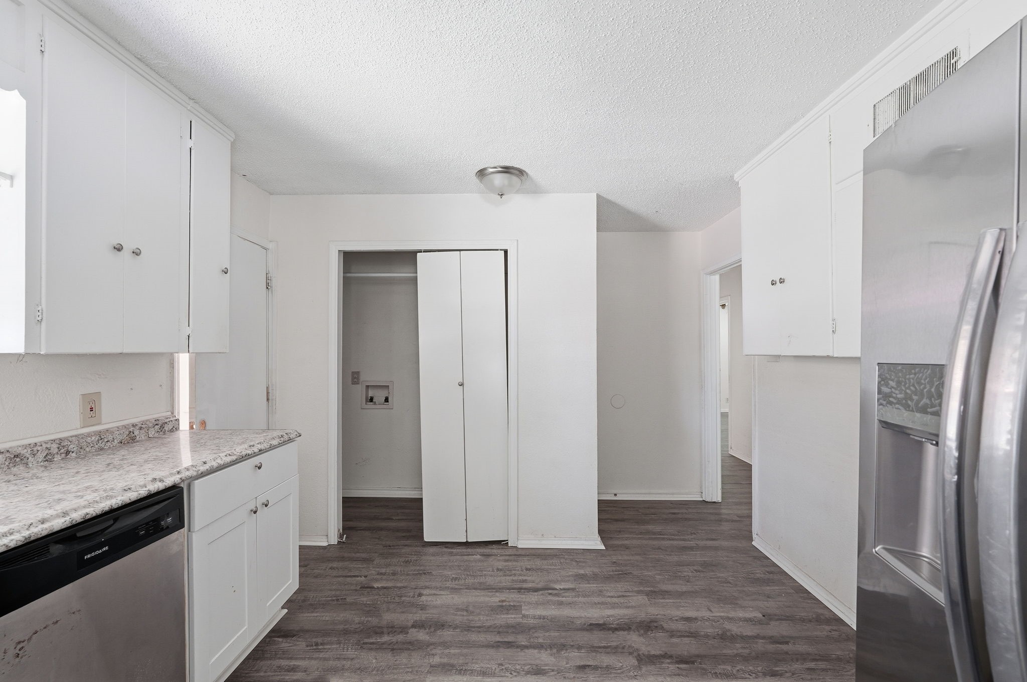 2806 E Atoll Drive Dallas TX 75216
