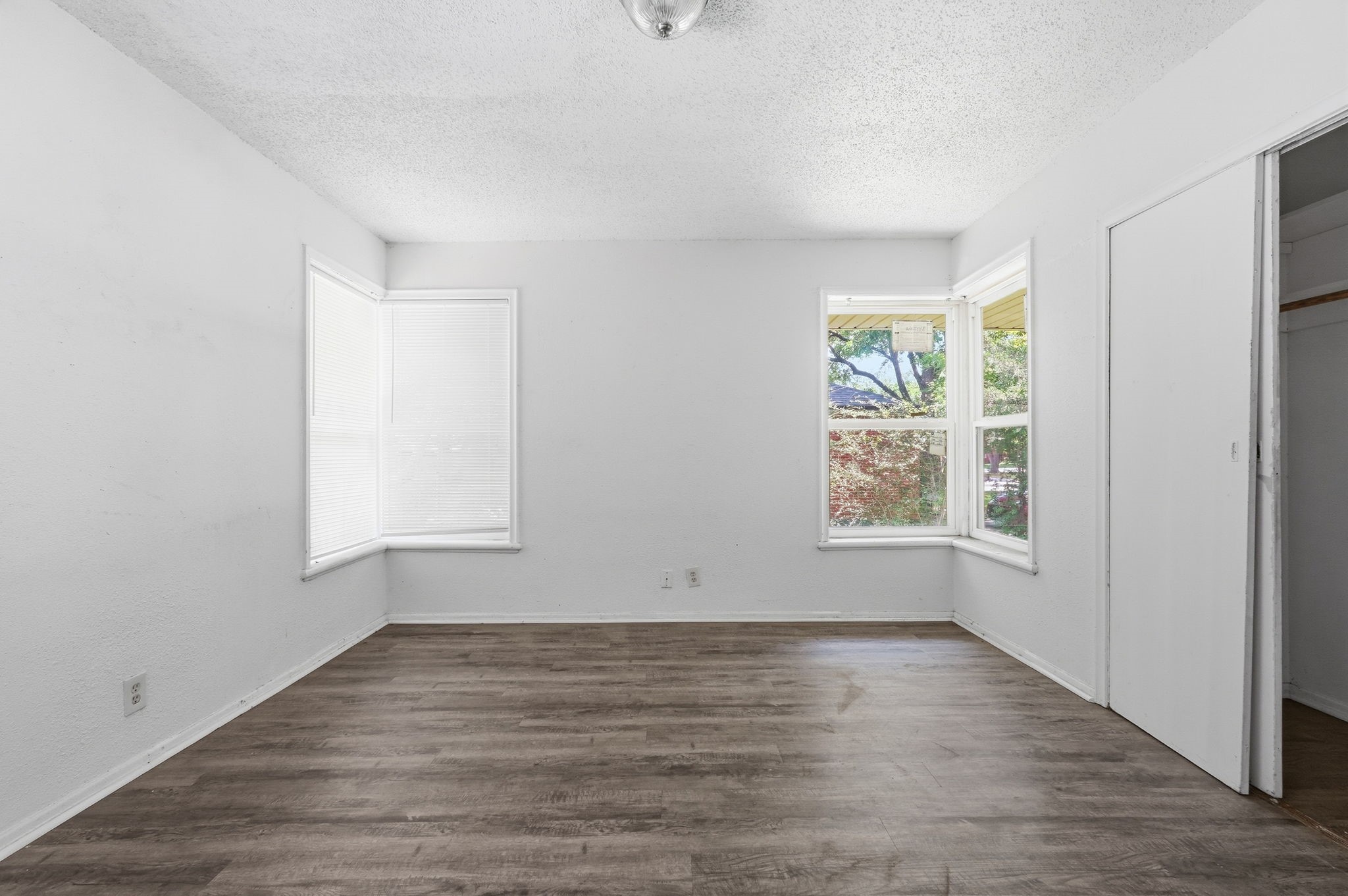 2806 E Atoll Drive Dallas TX 75216