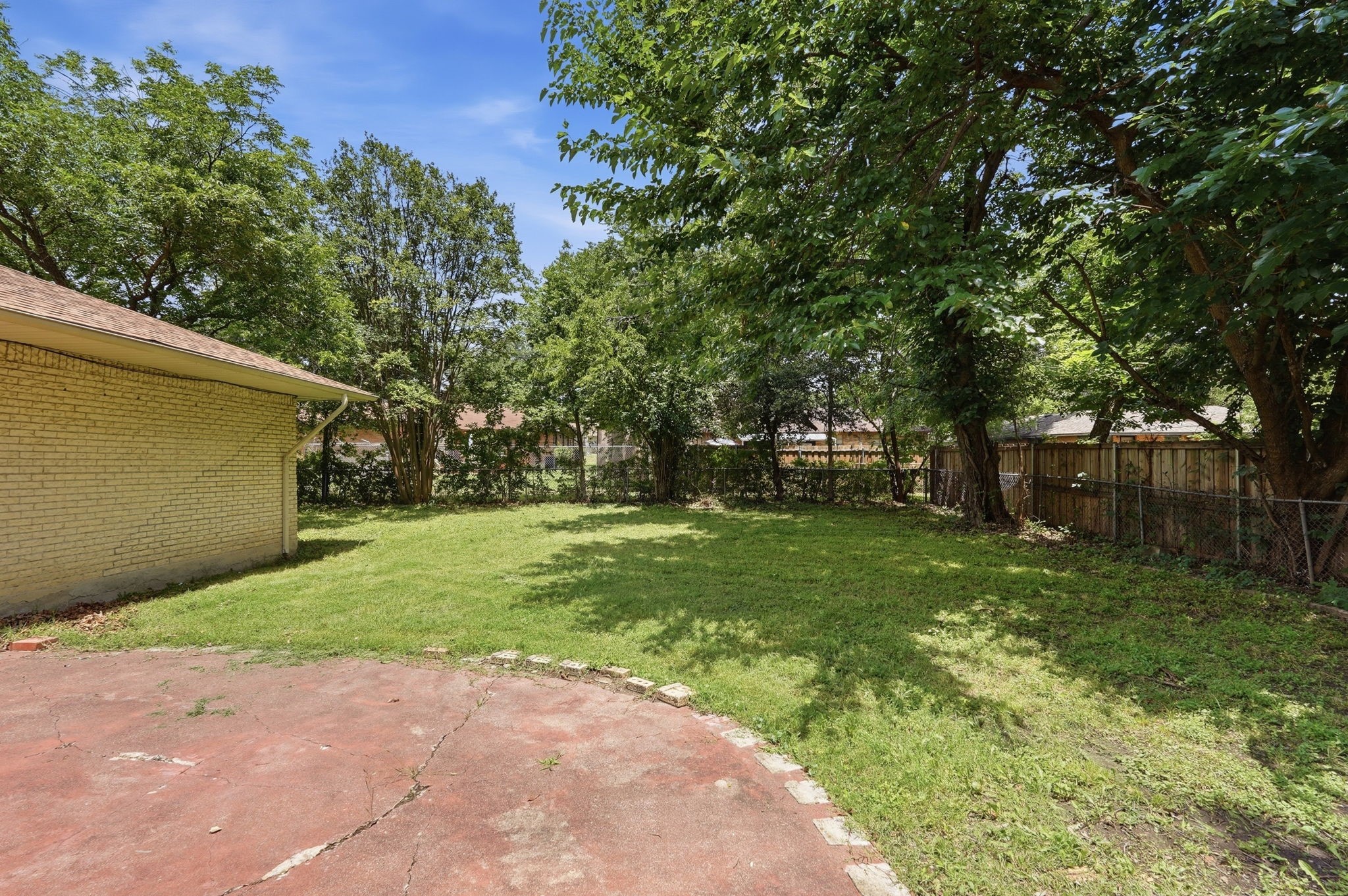 2806 E Atoll Drive Dallas TX 75216