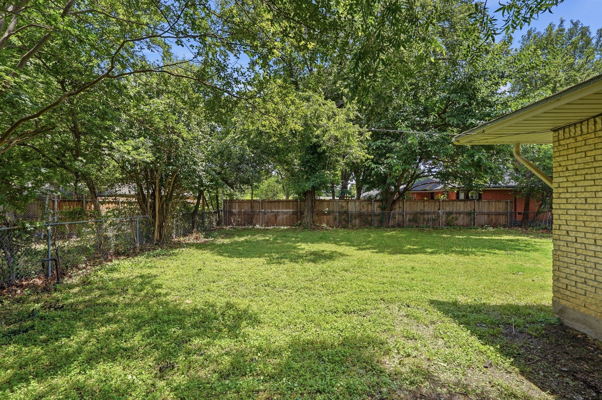 2806 E Atoll Drive Dallas TX 75216