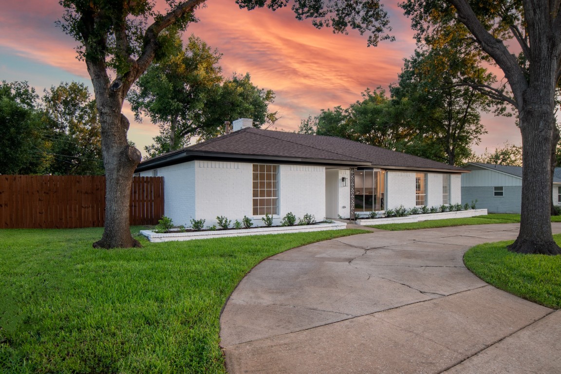 8622 Stults Road Dallas TX 75243