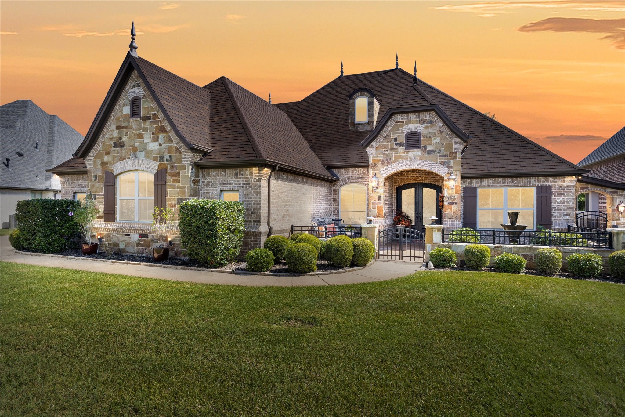 1014 Sunset Bay Court Granbury TX 76048