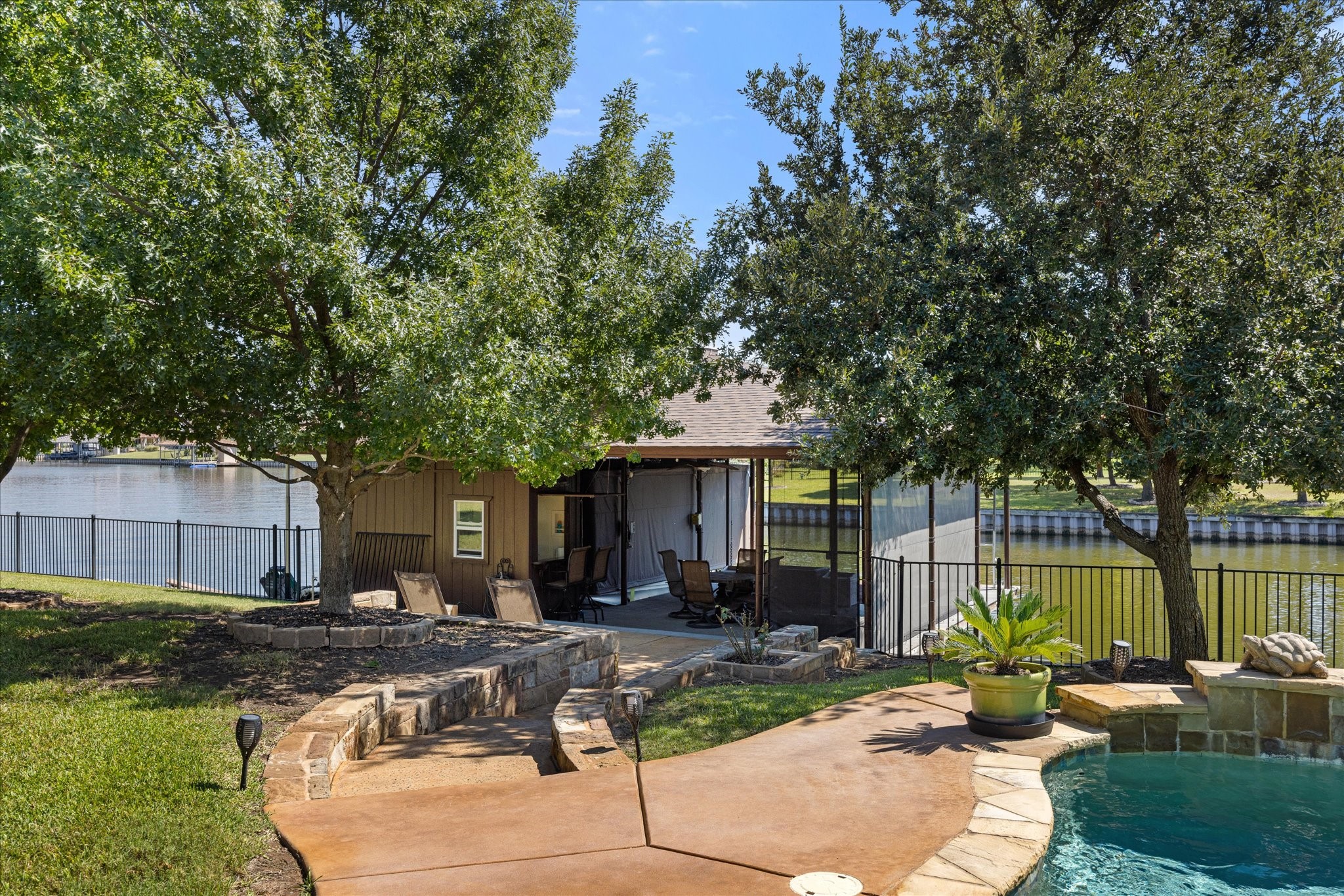 1014 Sunset Bay Court Granbury TX 76048