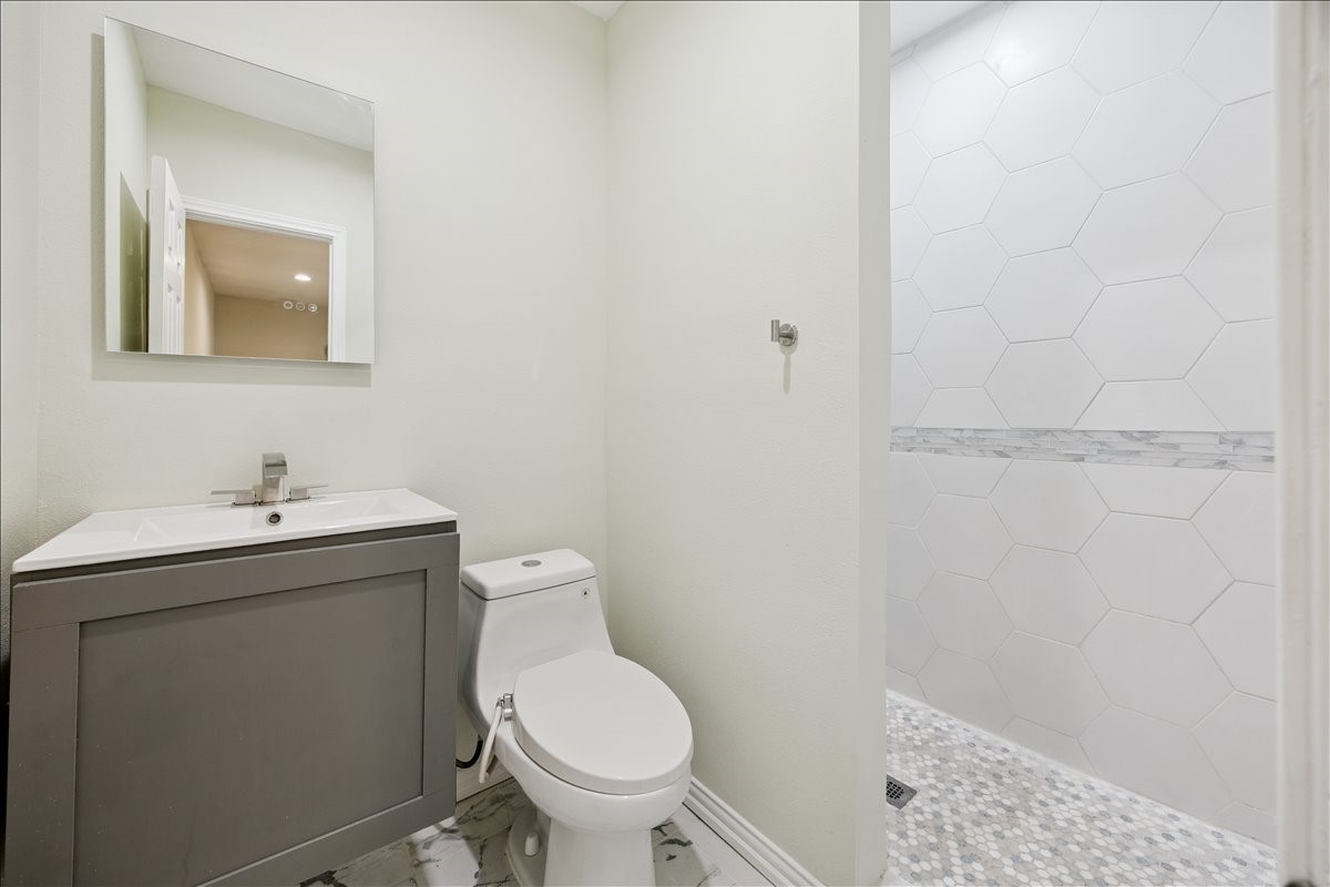 2509 Avenel Drive Farmers Branch TX 75234