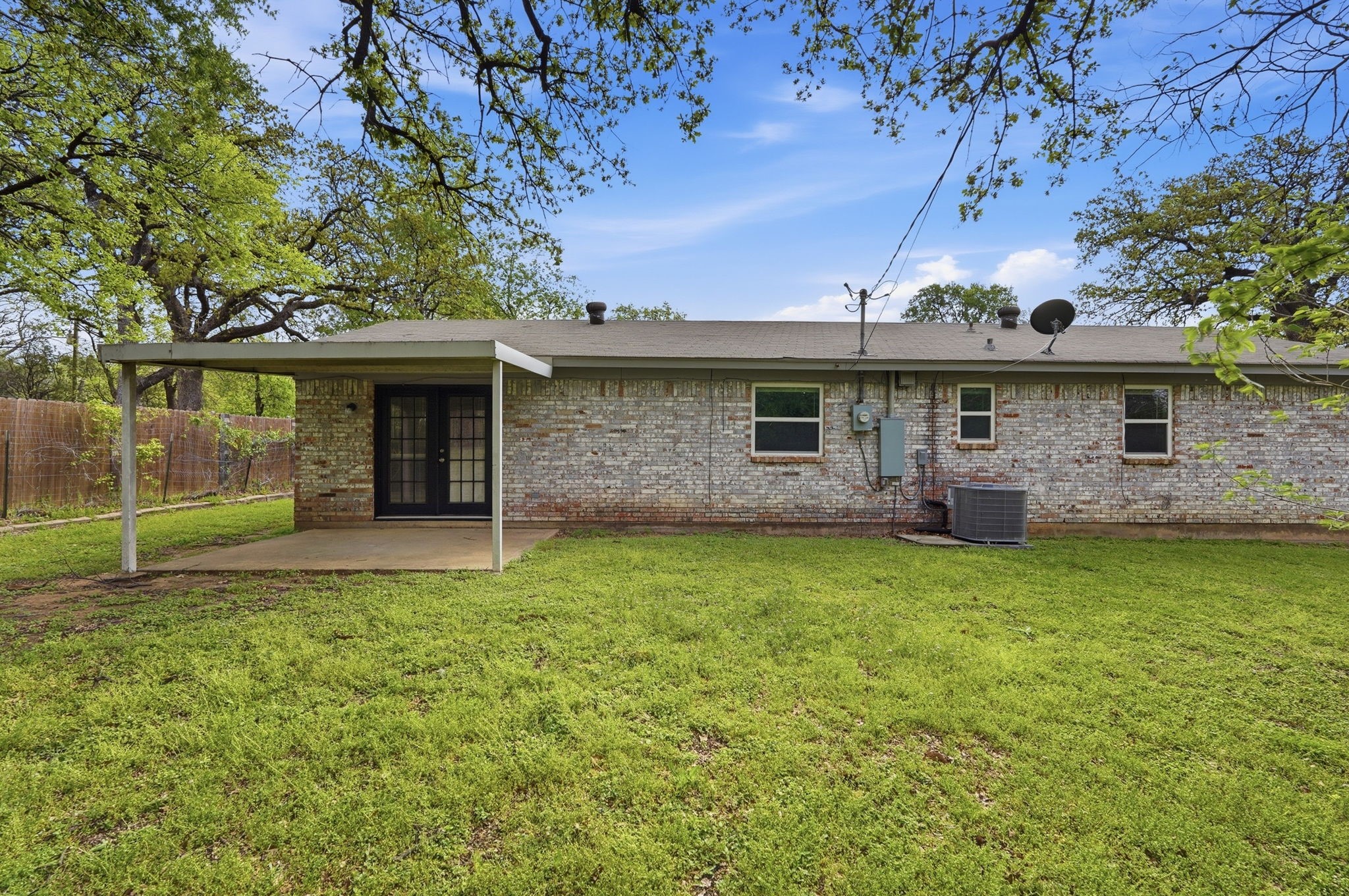 6246 Guilford Street Forest Hill TX 76119