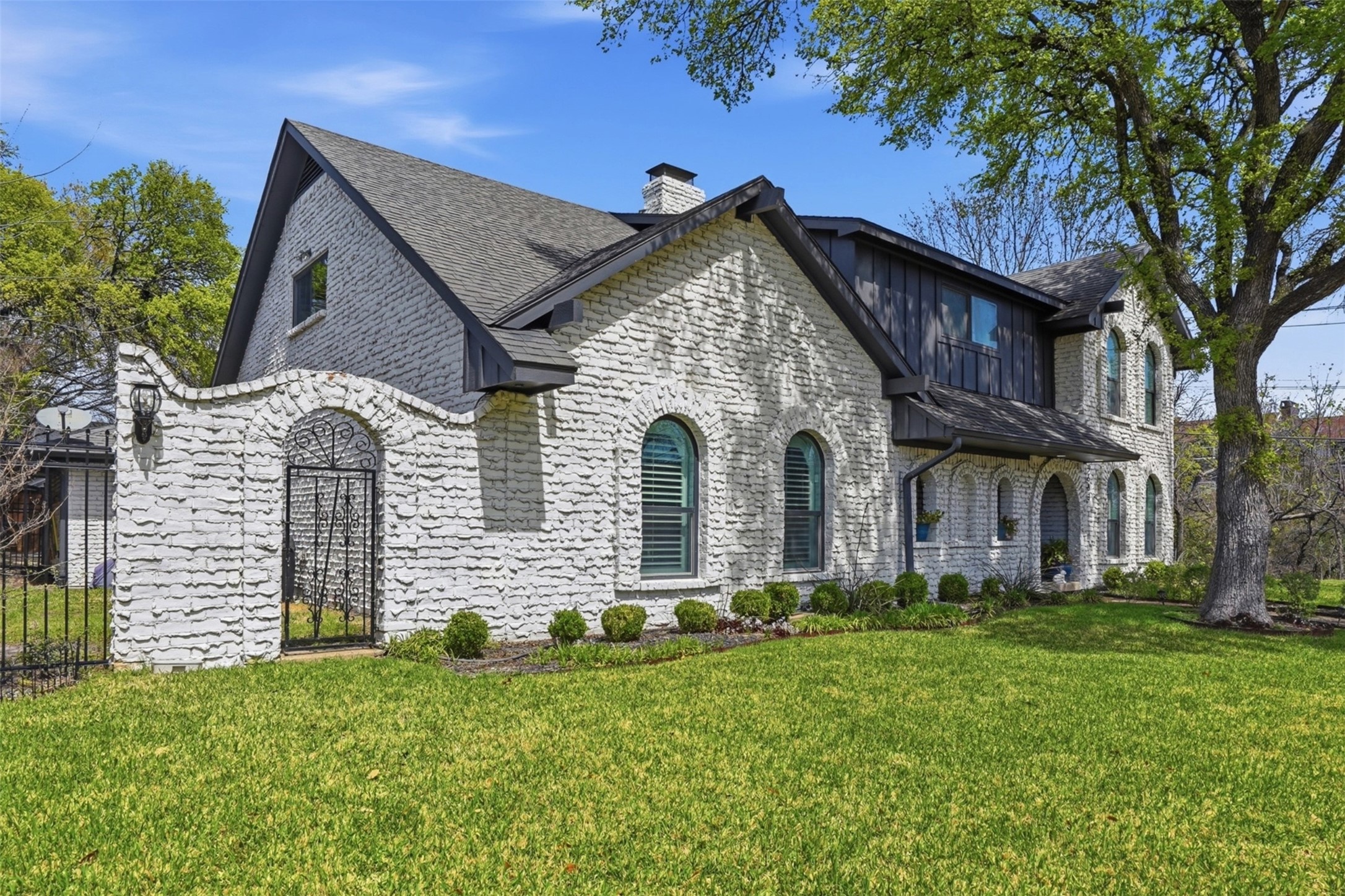 9683 Whitehurst Drive Dallas TX 75243