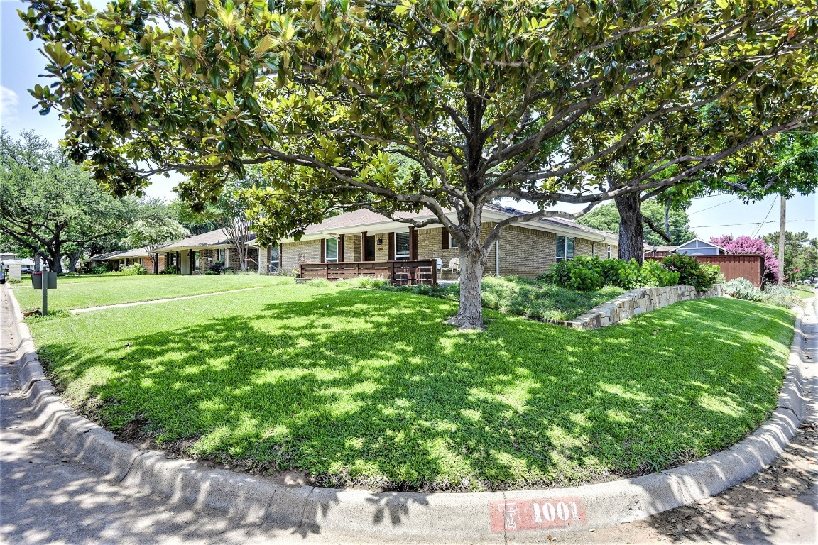 1001 Curtis Court Arlington TX 76012