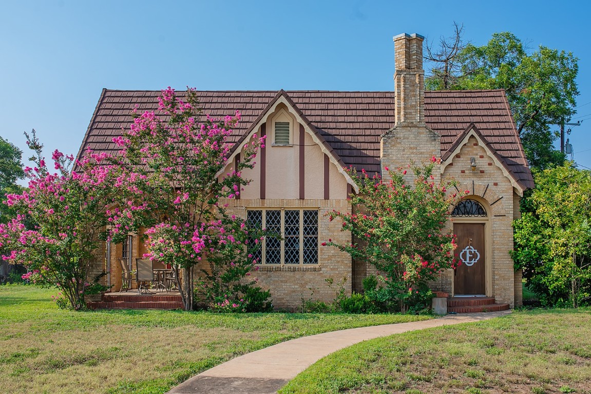 107 W 10th Street Brady TX 76825