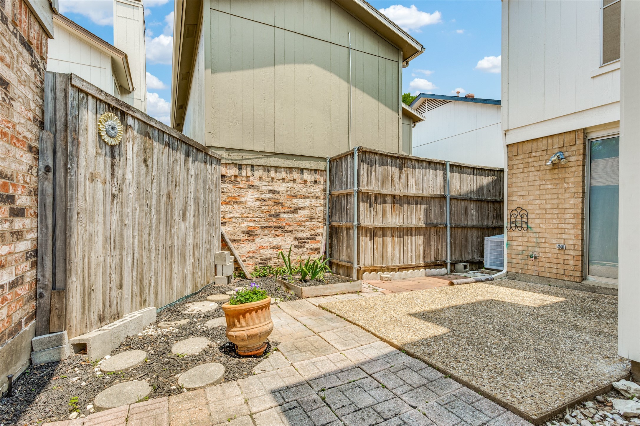 2909 Canis Circle Garland TX 75044