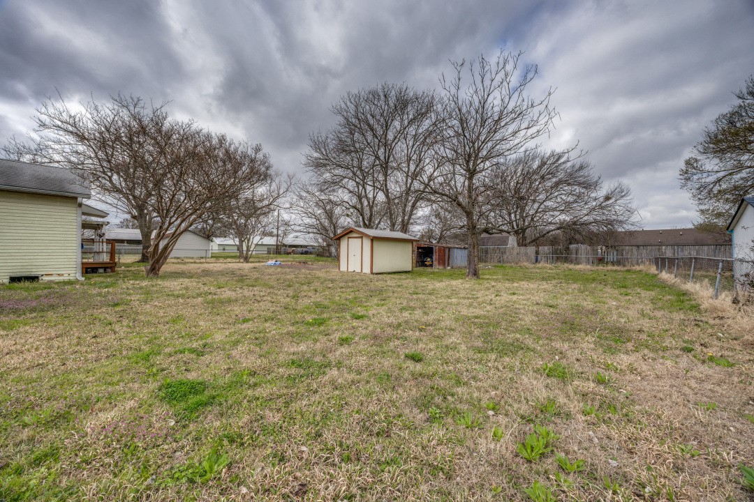 308 N Bois D Arc Street Savoy TX 75479