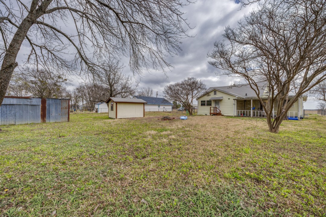 308 N Bois D Arc Street Savoy TX 75479