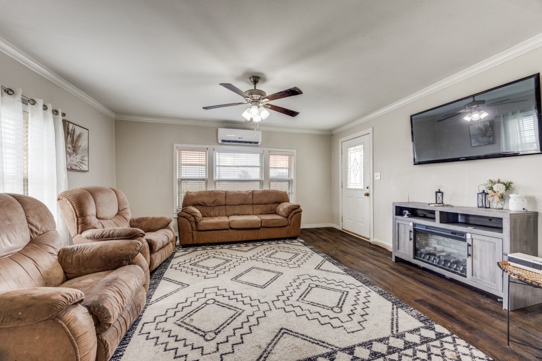 308 N Bois D Arc Street Savoy TX 75479