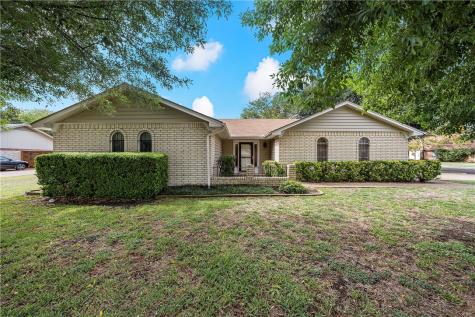 621 Pinewood Lane Hewitt TX 76643