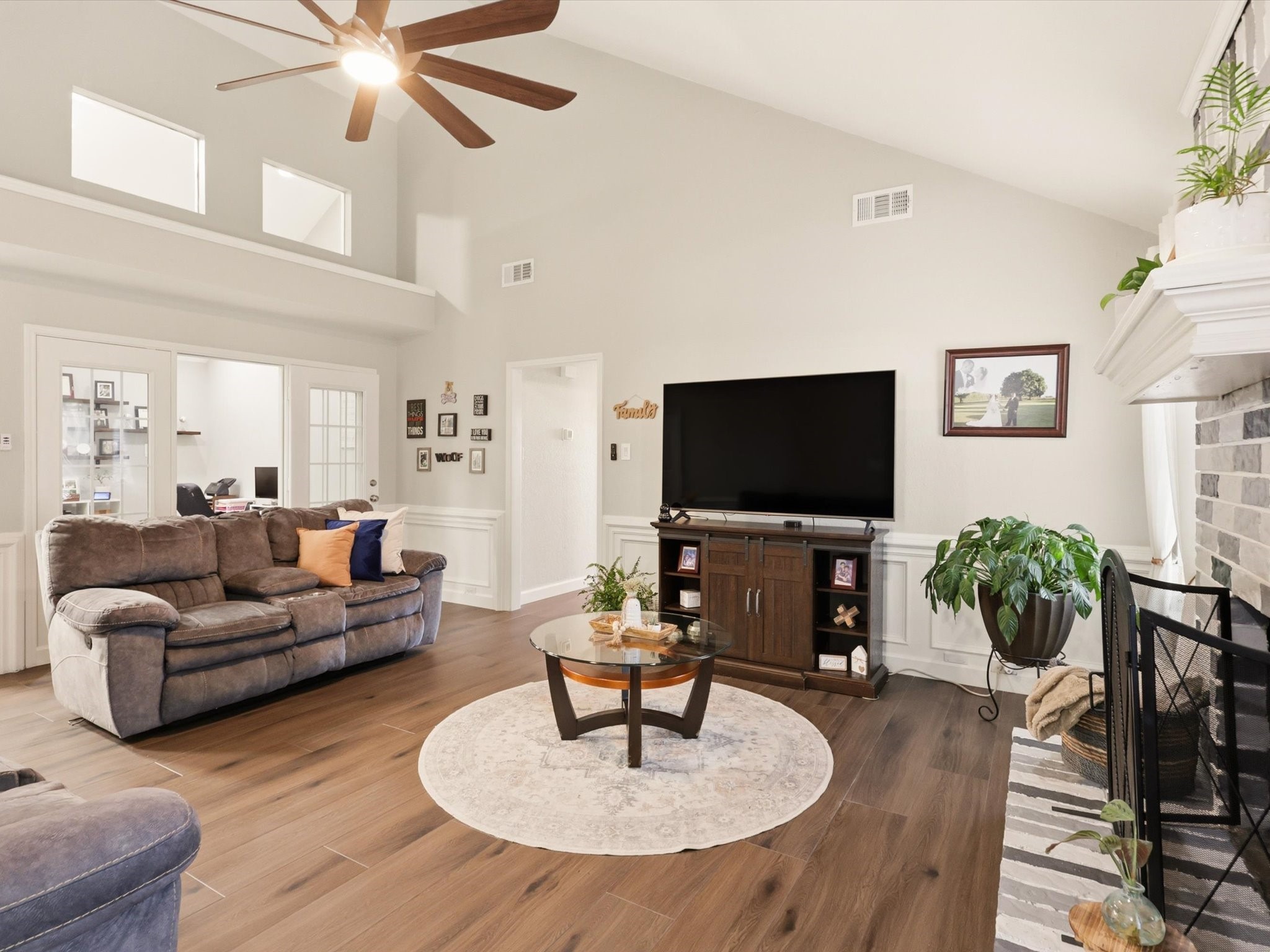 3109 Emerald Street Bedford TX 76021