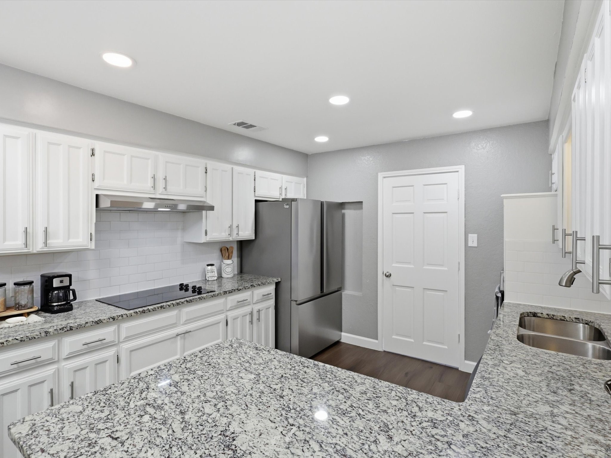 3109 Emerald Street Bedford TX 76021