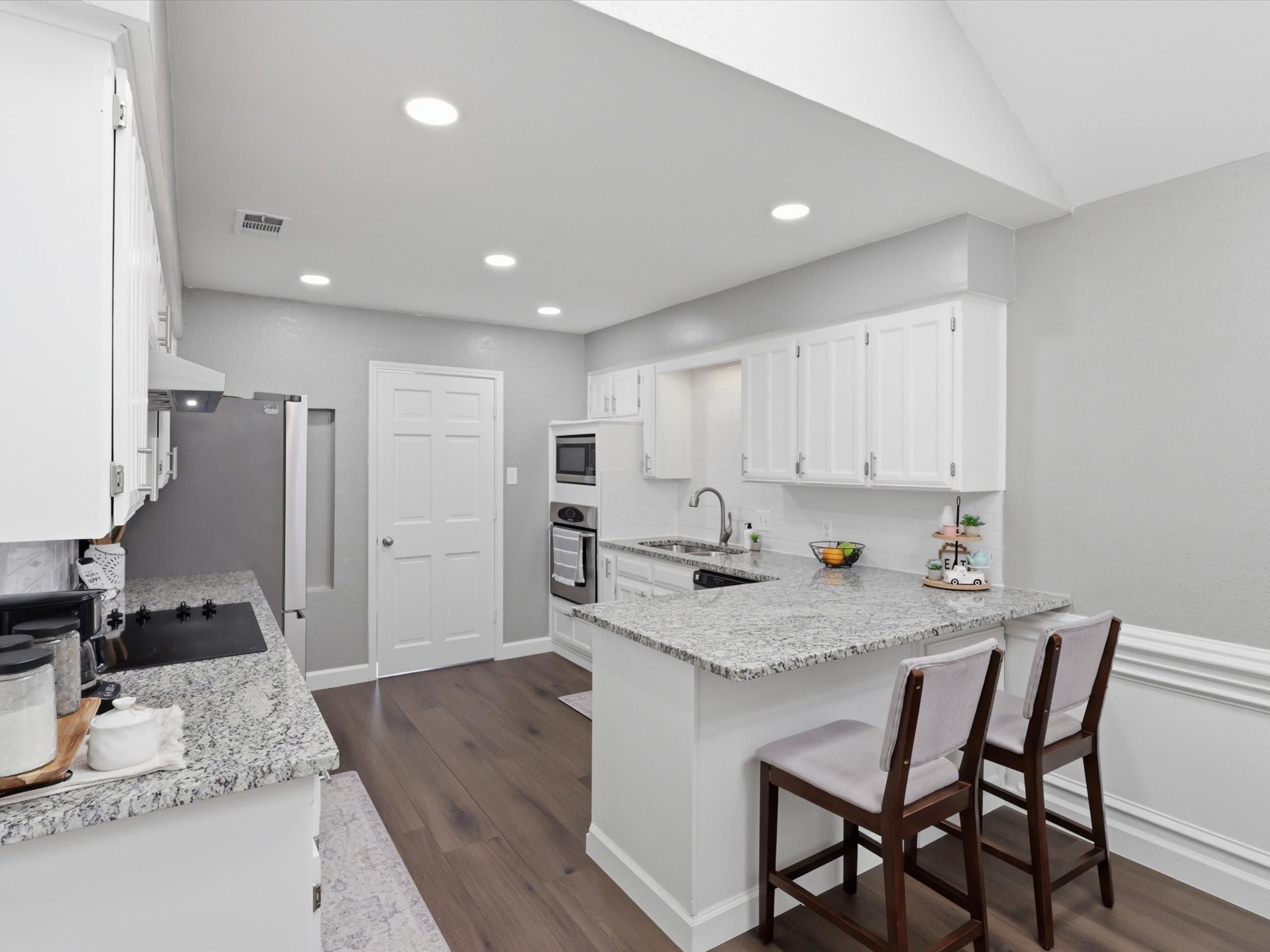 3109 Emerald Street Bedford TX 76021