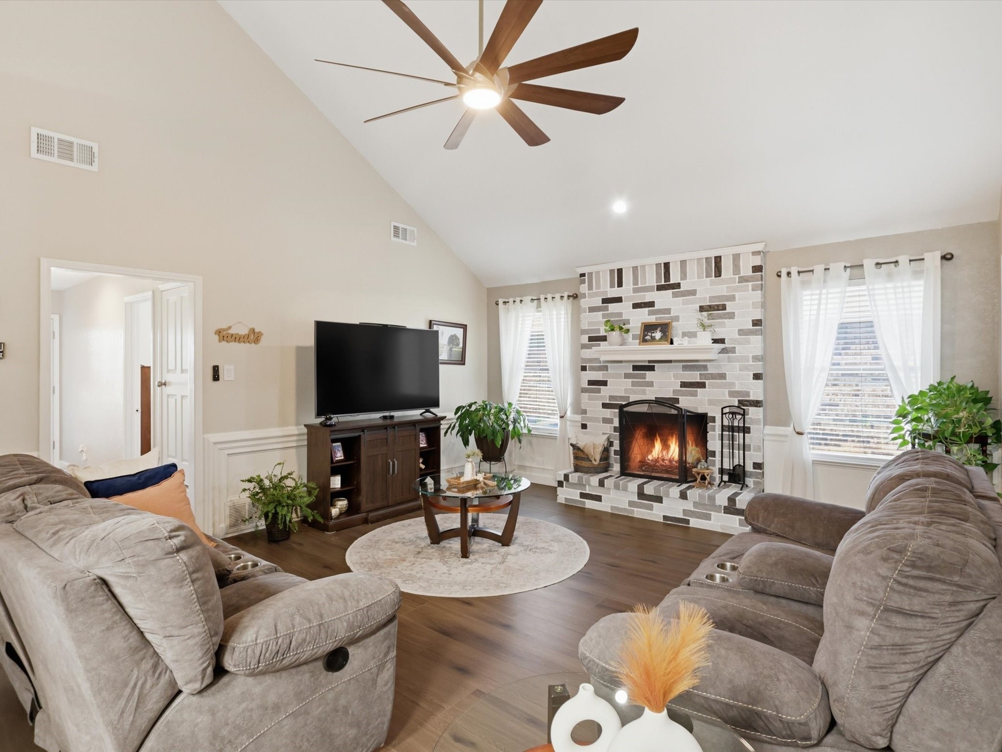 3109 Emerald Street Bedford TX 76021