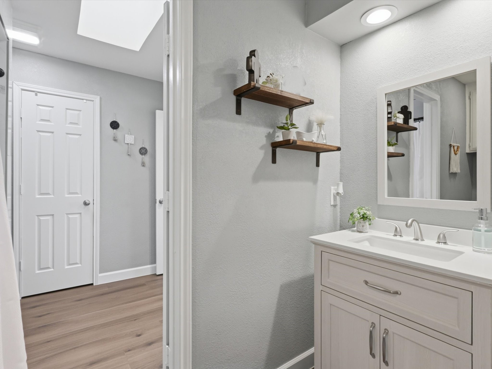 3109 Emerald Street Bedford TX 76021
