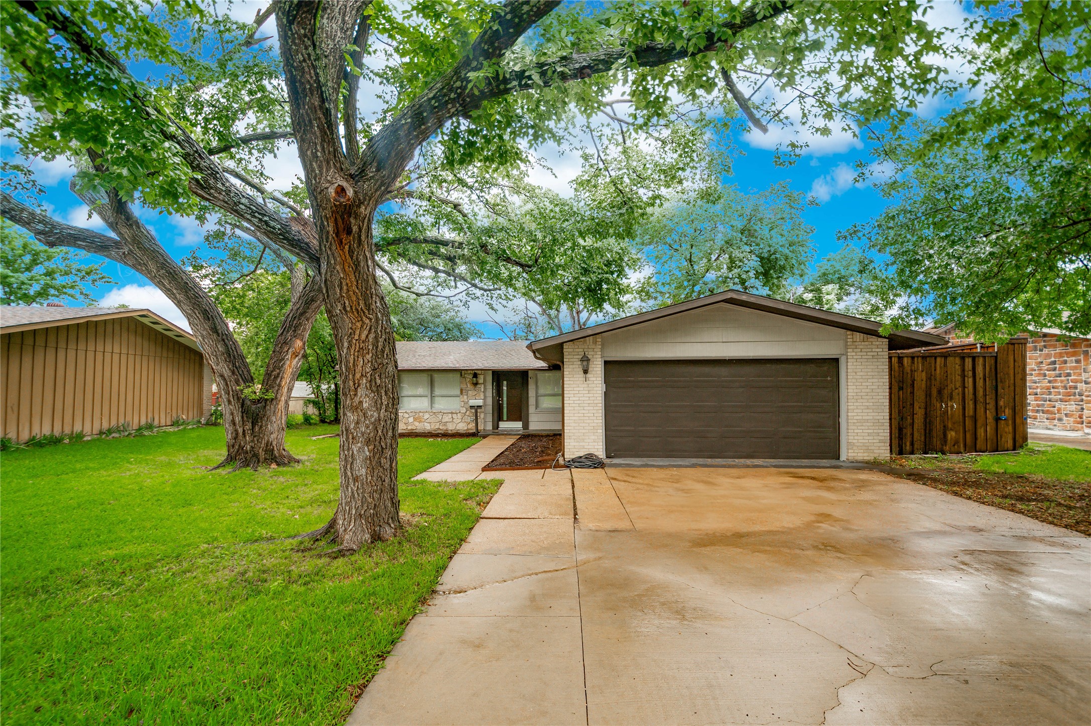 2305 Briarwood Lane Carrollton TX 75006
