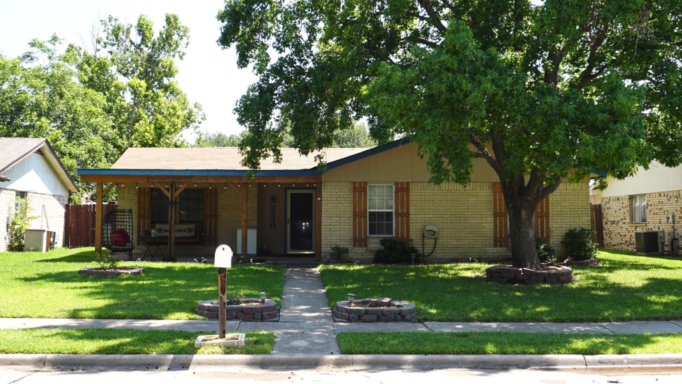 2230 Pueblo Drive Garland TX 75040