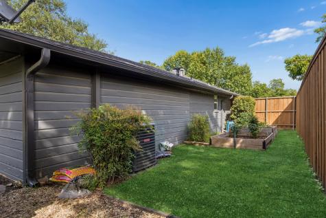 6821 Kingsbury Drive Dallas TX 75231