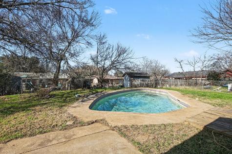 125 Roundtree Drive Crowley TX 76036