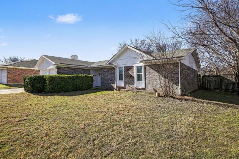 125 Roundtree Drive Crowley TX 76036