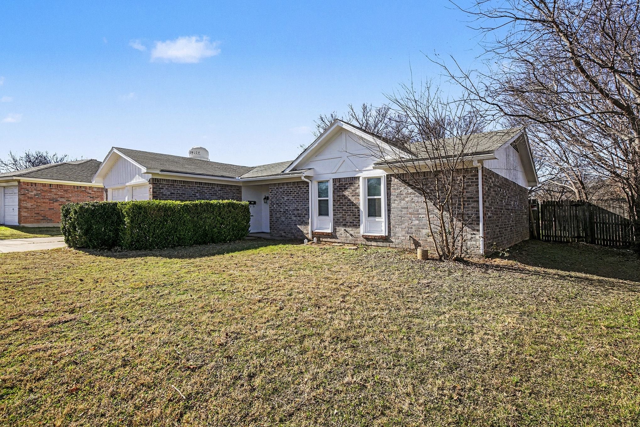 125 Roundtree Drive Crowley TX 76036