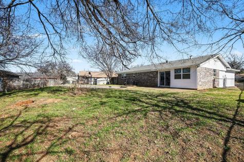 125 Roundtree Drive Crowley TX 76036