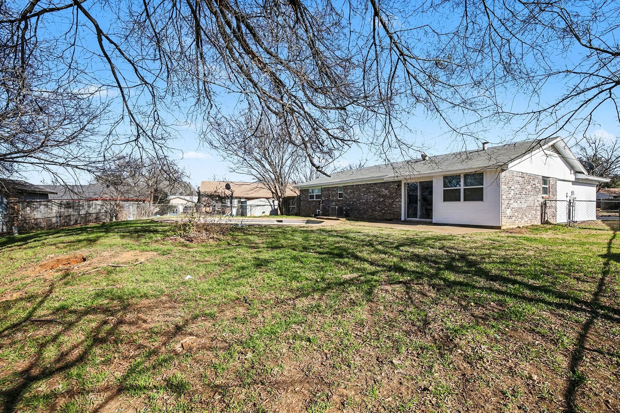 125 Roundtree Drive Crowley TX 76036