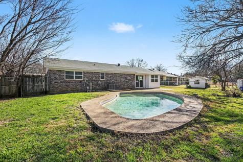 125 Roundtree Drive Crowley TX 76036