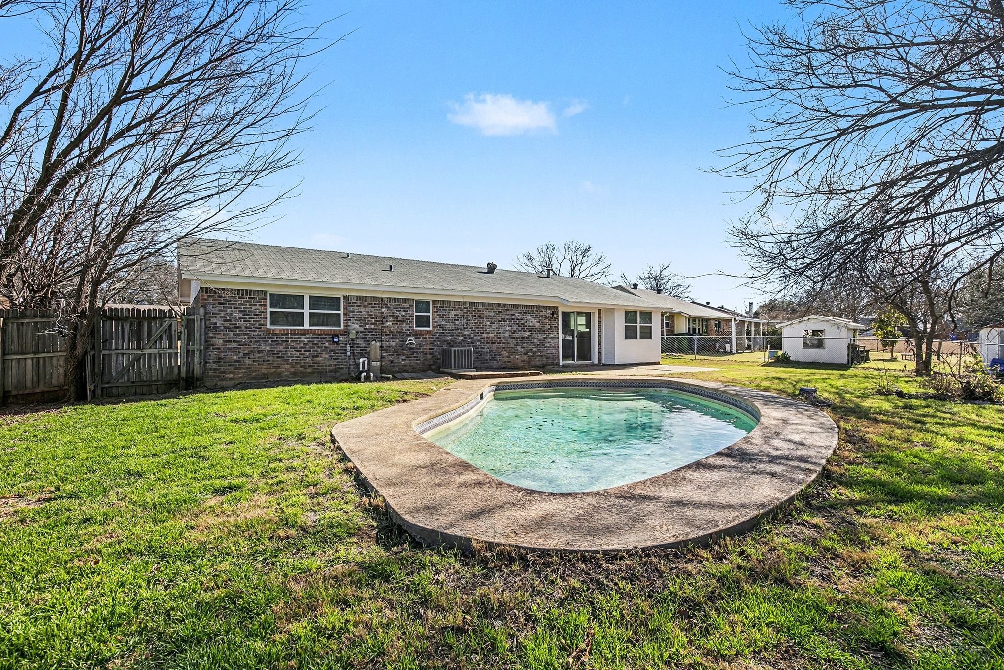 125 Roundtree Drive Crowley TX 76036