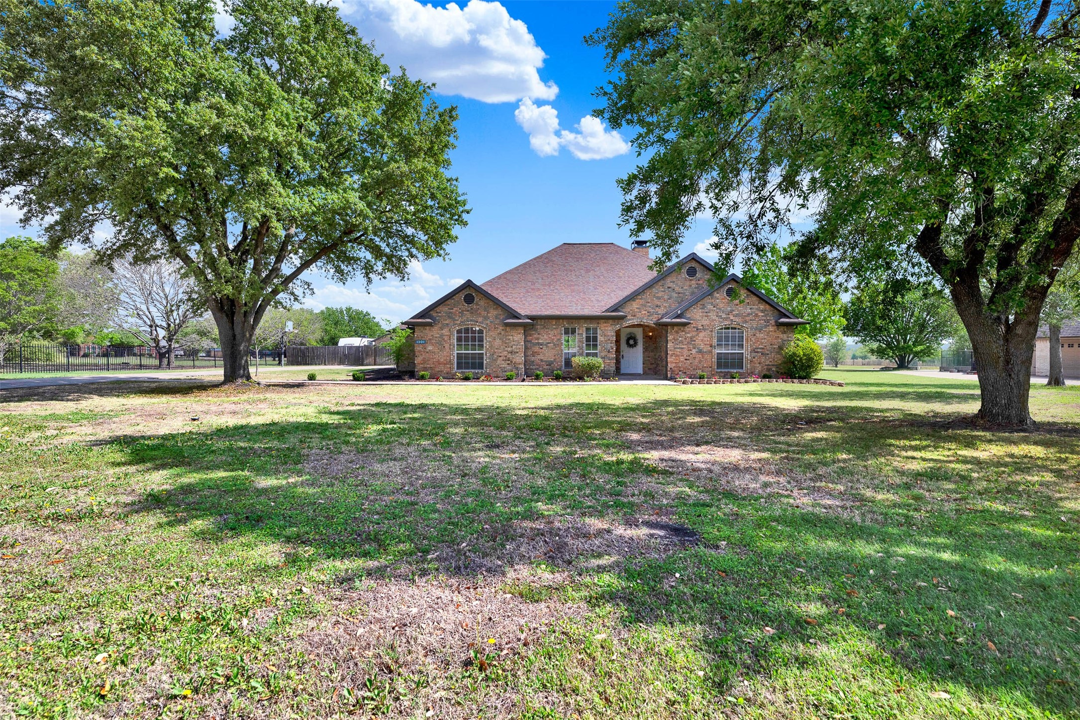 1201 E Oaklawn Drive Talty TX 75160