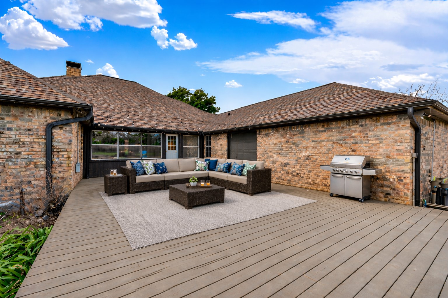 1201 E Oaklawn Drive Talty TX 75160
