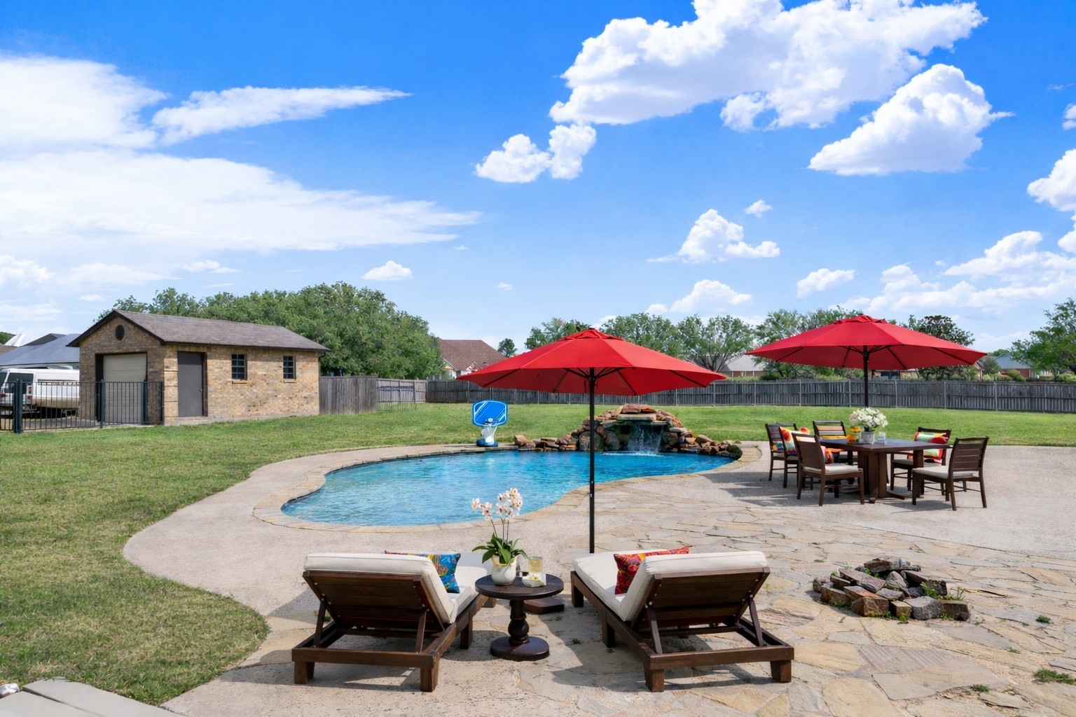 1201 E Oaklawn Drive Talty TX 75160