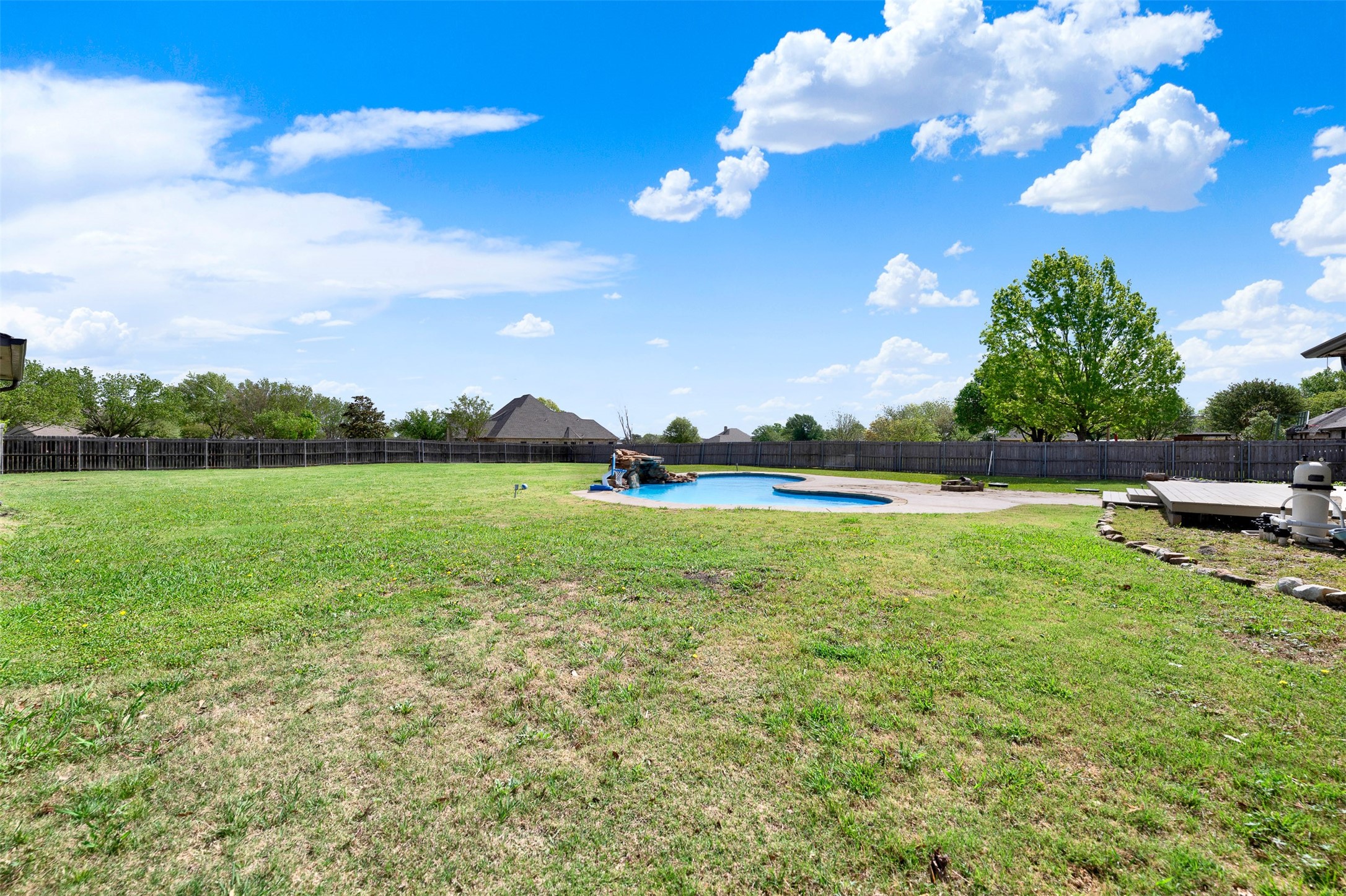 1201 E Oaklawn Drive Talty TX 75160