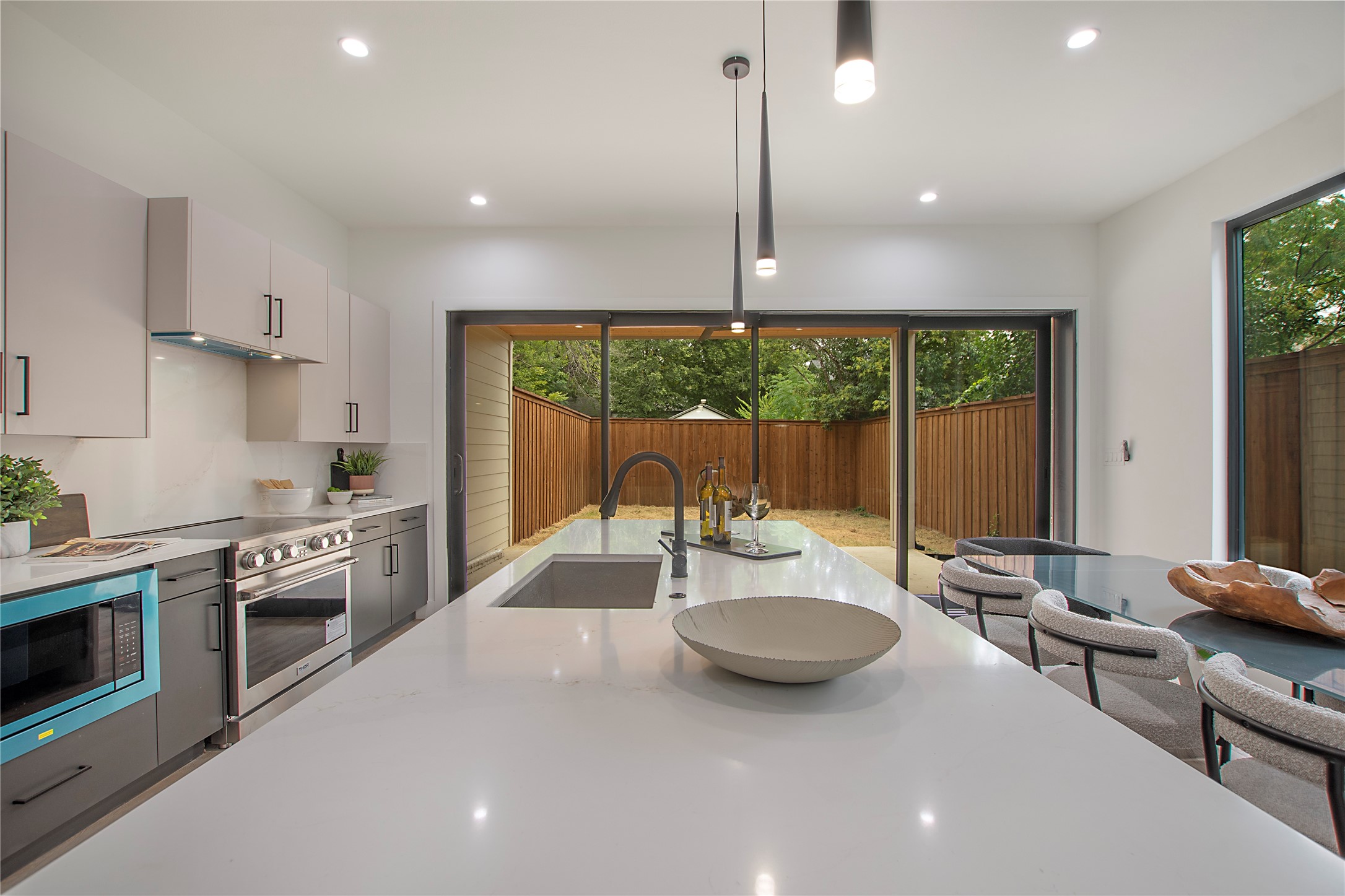 2306 Hondo Avenue Dallas TX 75219