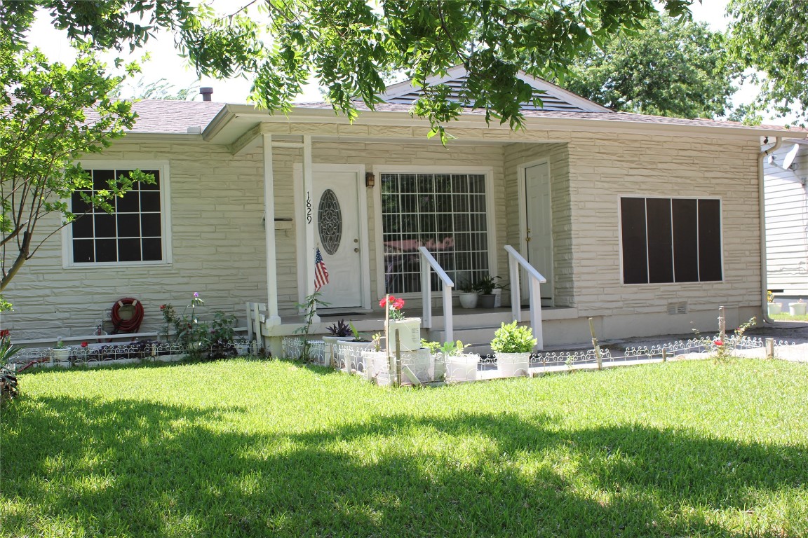 1829 Waldrop Street Irving TX 75061
