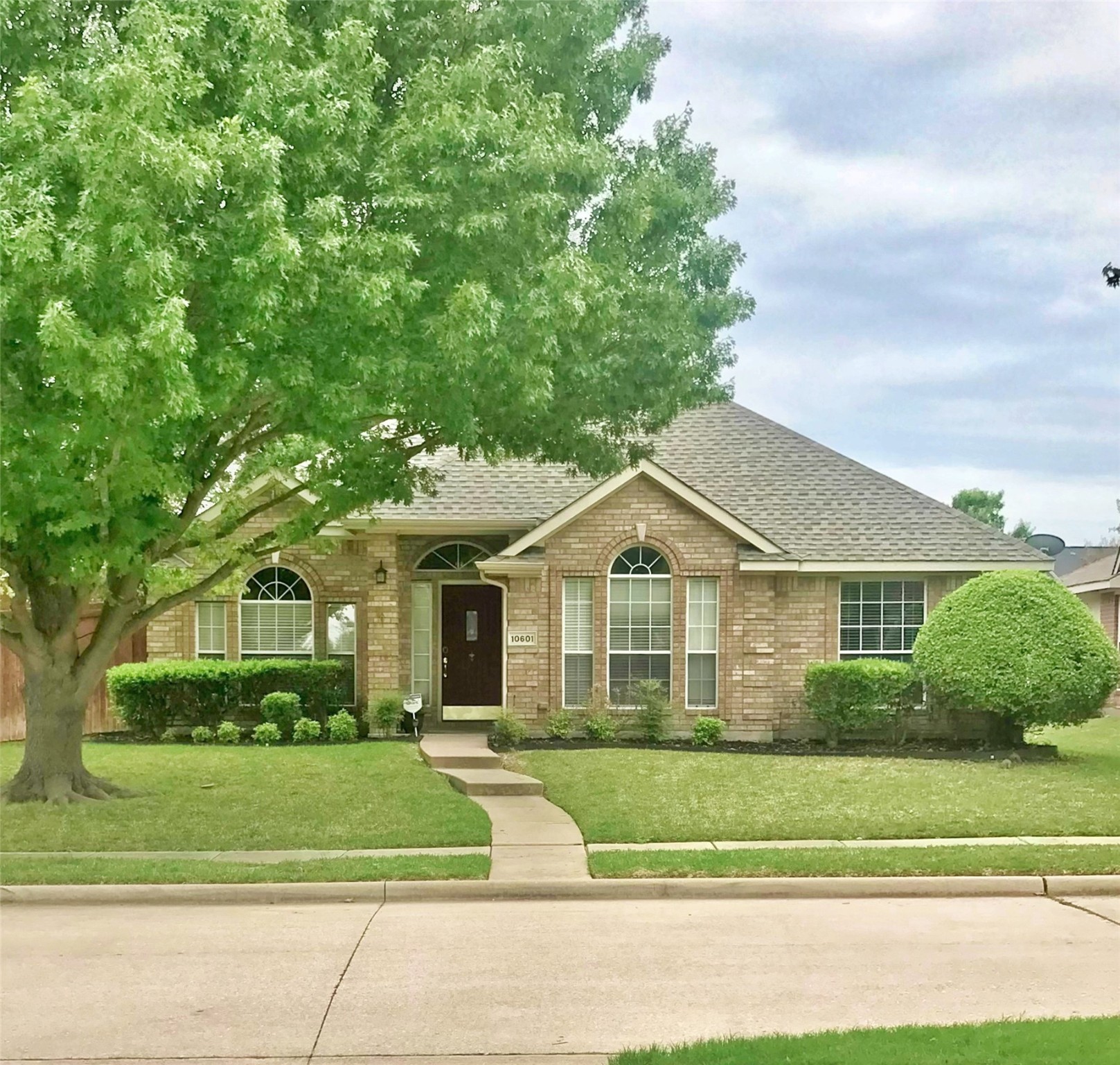 10601 Pineview Lane Frisco TX 75035