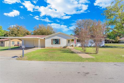 807 Davis Street Grandview TX 76050